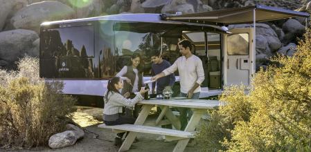 Pebble Flow, una lujosa caravana eléctrica para hacer escapadas con gran confort y comodidad 