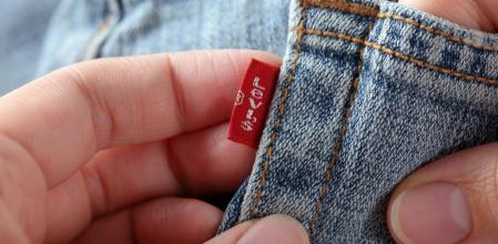 Unos pantalones Levi's