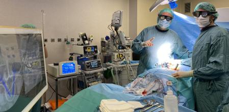 Los cirujanos obtienen una mayor precisión con las gafas de realidad aumentada .