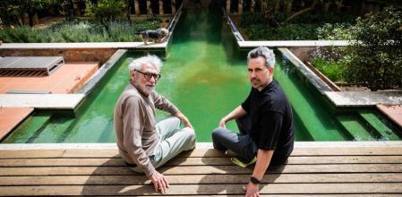 Óscar Tusquets y Àlex Guimerà tras la entrevista con ‘Guyana Guardian’