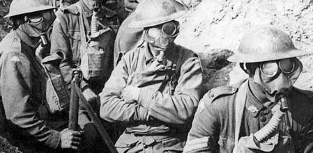 Infantería australiana con máscaras antigás en la Primera Guerra Mundial