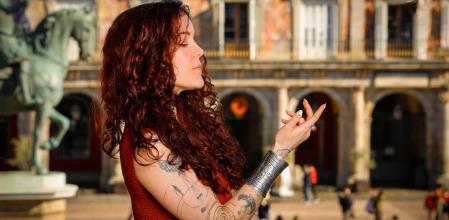 Noemí Casquet muestra en esta fotografía el tatuaje que cambió su vida