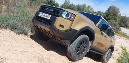 La auténtica esencia del Land Cruiser 250 está fuera del asfalto, con una capacidad de avance extraordinaria ante cualquier obstáculo&nbsp;