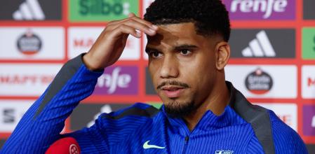 El defensa uruguayo del Barcelona, Ronald Araújo, el último deportistas de elite que ha tenido que parar por cuestiones de salud mental