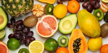 El aguacate es una fruta con numerosas propiedades beneficiosas para la salud.