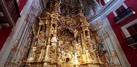 Este Retablo Barroco se encuentra en el Santuario del Miracle, en el municipio de Riner.