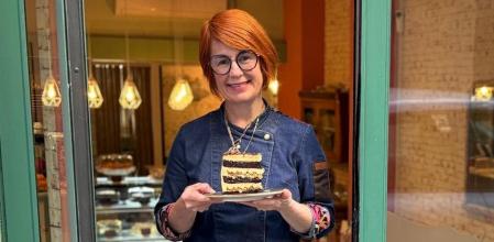 Asun abrió su propia cafetería a los 56 años. 