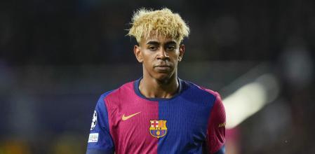 BARCELONA, 30/04/2025.- El delantero del FC Barcelona Lamine Yamal, durante el encuentro correspondiente a la ida de las semifinales de la Liga de Campeones que disputan hoy miércoles FC Barcelona e Inter en el estadio Olímpico Lluis Company, en Barcelona. EFE/Siu Wu