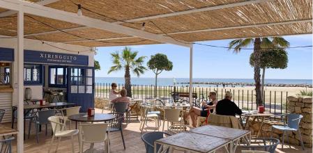 Camping Joan.Ubicado en Cambrils, el restaurante Xiringuito es su buque insignia