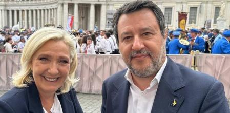 Marine Le Pen y Matteo Salvini., en la plaza de San Pedro el pasado domingo&nbsp;