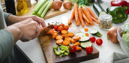 Una alimentación basada en ingredientes frescos y mínimamente procesados es más eficaz para controlar el peso 