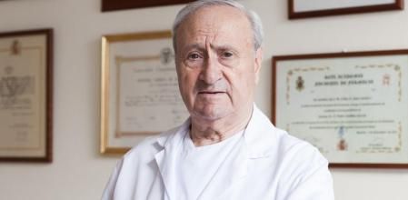 El doctor Pedro Guillén, en su despacho.&nbsp;