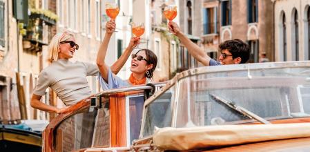 Descubre el icónico vino italiano perfecto para acompañar tus aperitivos de verano