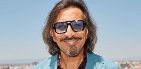 Antonio Carmona acaba de presentar 'Interminable', su nuevo álbum de estudio.