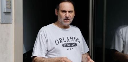 El exministro José Luis Ábalos atendió a los medios de comunicación tras el registro de su vivienda en Valencia por parte de agentes de la UCO 