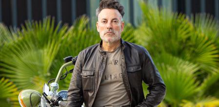 Manuel Quijano, músico y compositor, es el cantante del grupo Café Quijano