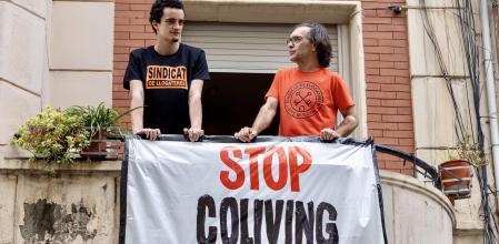 Dos de los vecinos de la finca de Avenir que denuncian al fondo Vandor por querer echarles de su casa&nbsp;