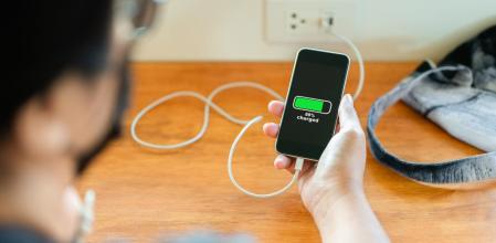 Las baterías y cargadores tienen los días contados en móviles y wearables.