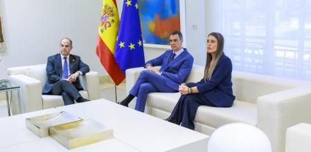 Jordi Turull y Miriam Nogueras con Pedro Sánchez en la Moncloa