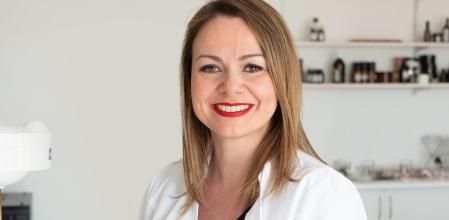 La farmacéutica Estíbaliz Lancha es la formulista y fundadora de Mi Rebotica