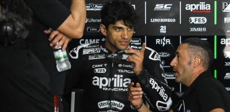 Sepang (Malaysia), 05/02/2025.- Spanish MotoGP rider Jorge Martin of Aprilia Racing reacts in his team's garage during Sepang MotoGP Official Test day in Petronas Sepang International Circuit, Malaysia, 05 February 2025. (Motociclismo, Ciclismo, Malasia) EFE/EPA/FAZRY ISMAIL