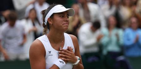 Spain's Jessica Bouzas Maneiro celebrates following her victory over Ukraine's Dayana Yastremska at the end of their women's singles third round tennis match on the sixth day of the 2025 Wimbledon Championships at The All England Lawn Tennis and Croquet Club in Wimbledon, southwest London, on July 5, 2025. (Photo by Adrian Dennis / AFP) / RESTRICTED TO EDITORIAL USE