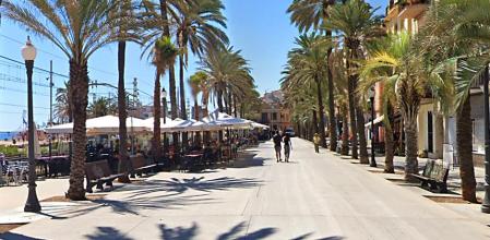 La Rambla de Badalona concentra varios establecimientos de restauración .