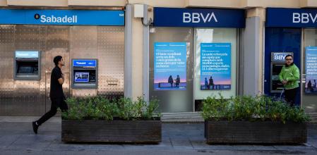 Oficinas de BBVA y Banc Sabadell