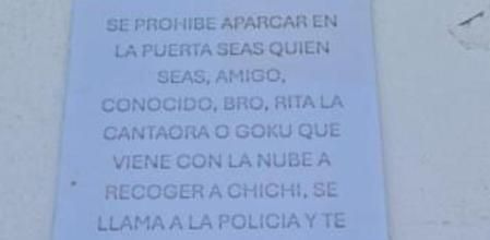 El cartel ha llamado la atención de los internautas