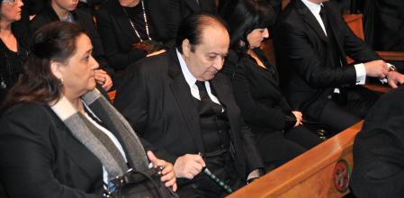 Carlos Caballé y su hija, Montse Caballé, en el funeral de Montserrat Caballé, hace siete años&nbsp;