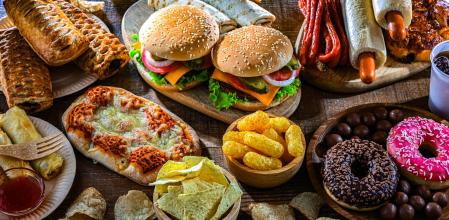 Un bodegón de productos ultraprocesados
