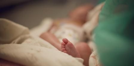 España amplía los permisos de nacimiento y adopción