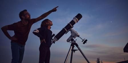 La clave para disfrutar de las Perseidas este agosto, según los astrónomos: “Noche sin luna, cielo limpio y oscuro, y estar bien posicionados a medianoche. Después, solo hay que mirar hacia arriba.