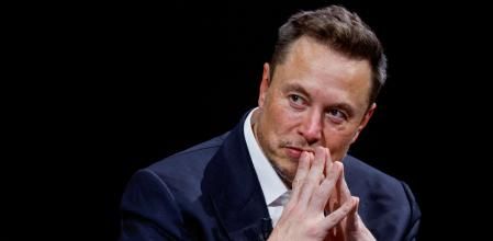 La surrealista argucia de Elon Musk para inflar los números de ventas de sus Tesla Cybertruck (y no admitir la derrota)