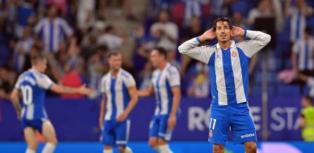 Espanyol's Spanish forward #11 Pere Milla Pena celebrates scoring his team's second goal during the Spanish league football match between RCD Espanyol and Club Atletico de Madrid atRCDE Stadium in Cornella de Llobregat on August 17, 2025. (Photo by MANAURE QUINTERO / AFP)