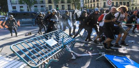 Vuelta Ciclista a España corte del recorrido por manifestantes a favor de palestina y cargas policiales