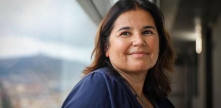 Rosario Santa María es licenciada en Humanidades (especialidad Filosofía) y en Periodismo