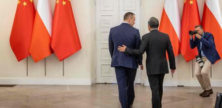 El presidente polaco, Karol Nawrocki, y el ministro de Exteriores chino, Wang Yi, se han entrevistado este lunes