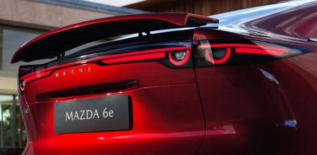 Mazda acaba de patentar un motor de seis cilindros de gasolina que podría ser toda una revolución ecológica con cero emisiones.