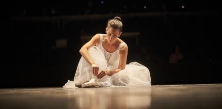 Anna Casasola interpreta a la Roseta bailarina en 'La filla de l’aire', de Raimon Molins&nbsp;