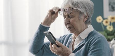 Las personas mayores suelen ser más vulnerables a las estafas.