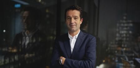 Ángel Escribano, presidente de Indra, en la sede de la compañía en Barcelona