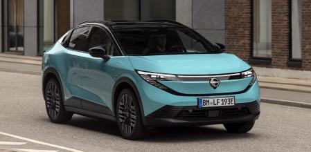 El Leaf de tercera generación tiene un diseño muy moderno, de estilo SUV, pero con forma de coupé