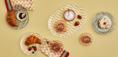 Colección de platos y vasos Jellies, realizados con tecnopolímero