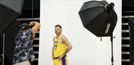 EL SEGUNDO (United States), 29/09/2025.- Los Angeles Lakers guard Luka Doncic attends the Los Angeles Lakers Media Day at the UCLA Health Training Center in El Segundo, California, USA, 29 September 2025. (Baloncesto) EFE/EPA/CAROLINE BREHMAN SHUTTERSTOCK OUT