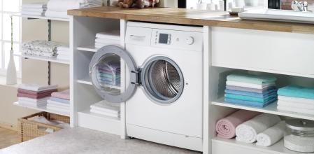 Cuarto de lavandería con secadora