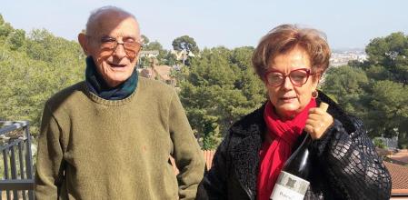 Josefina juntoa su padre, Joan Piñol.&nbsp;