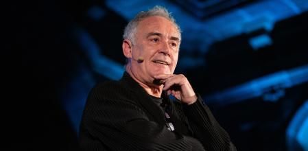 El cocinero Ferran Adrià durante su intervención en una conferencia de '¿Cómo innovar para que los nuevos emprendedores comprendan la importancia de la gestión?' en el Tech Spirit Barcelona