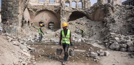 Comienzan los trabajos para retirar las toneladas de escombros en una Gaza devastada&nbsp;