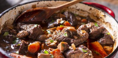 Este vino marida de maravilla con estofados.